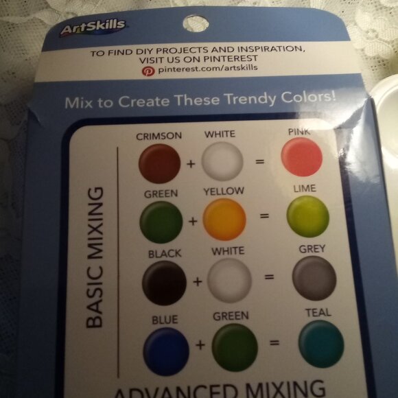 Acrylic Paint tubes with new paint brushes and 4 mixing trays - Picture 5 of 7